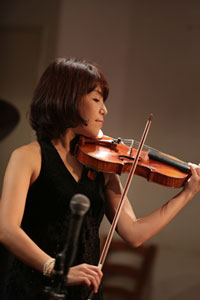 帆足 彩 Aya HOASHI（バイオリン）