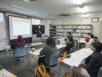 室内講義のようす