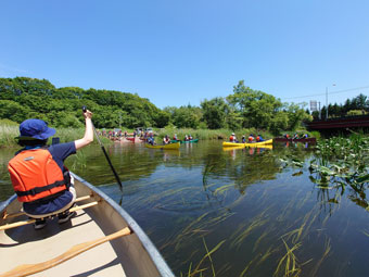 美々川をカヌーでくだるツアー